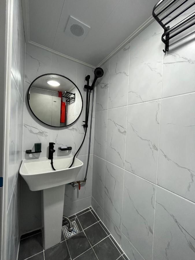 The Cube House - Female Only Albergue *